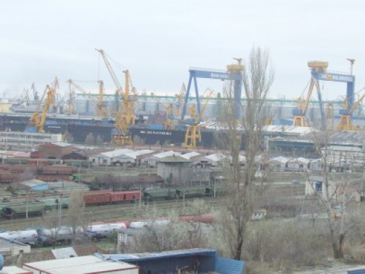 Bilanţ: Volumul mărfurilor încărcate şi descărcate în porturile româneşti
